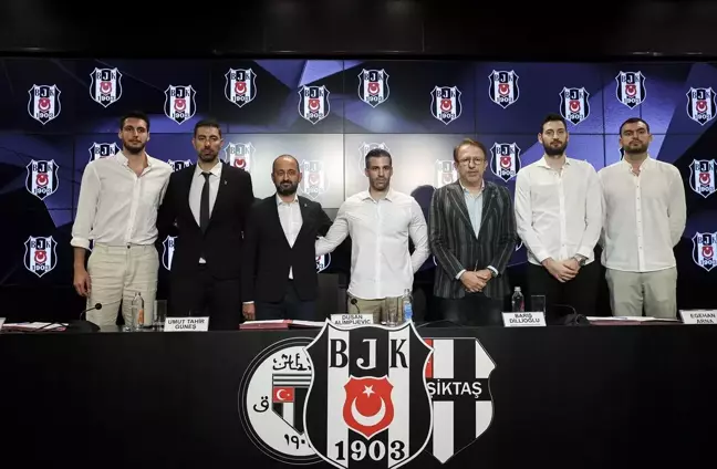 Beşiktaş Erkek Basketbol Takımı Yeni Transferleri İle İmza Töreni Düzenledi