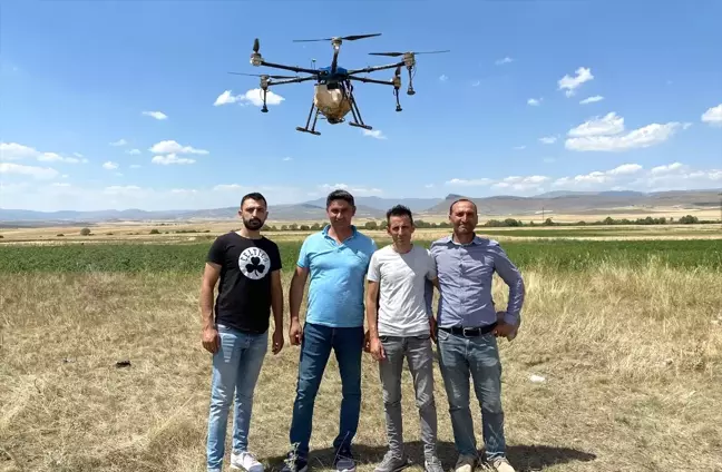 Kars'ta Çiftçiler, Dronlarla İlaçlama Yapıyor