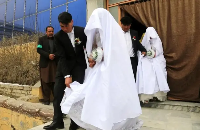 Kabil'de düşük gelirli çiftler için toplu nikah töreni düzenlendi