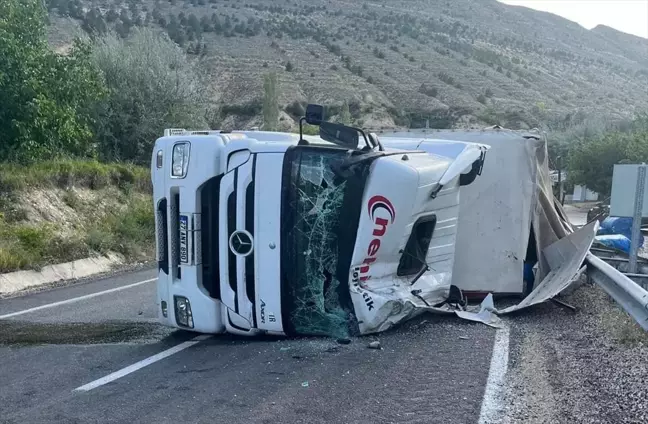 Sivas'ın Gürün ilçesinde trafik kazası: Sürücü ağır yaralandı