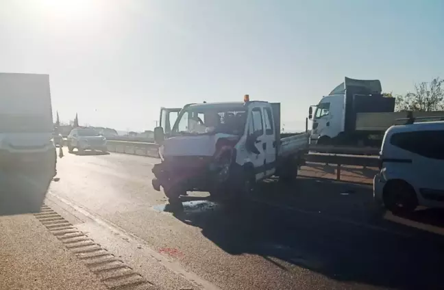 Karacabey'de Zincirleme Kaza: 9 Yaralı