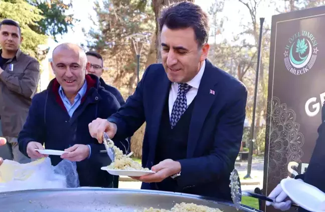 Bilecik'te Osmanlı Geleneği Şifalı Pilav Dağıtımı Yeniden Başlıyor