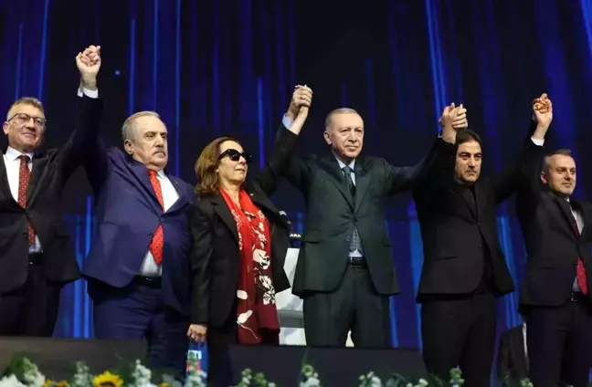 İYİ Parti ve Gelecek Partisi'nden İstifa Eden Milletvekilleri AK Parti'ye Katıldı