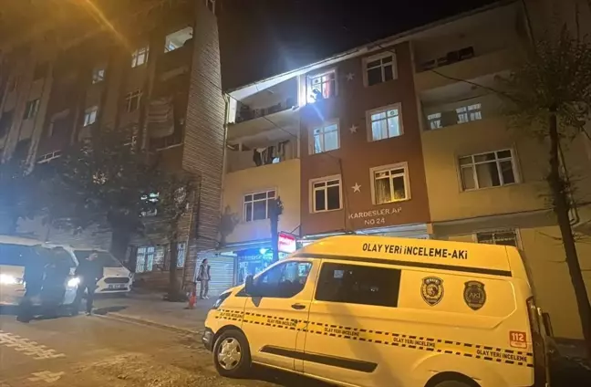 Mısırlı Genç Kız Dördüncü Kattan Düşerek Ağır Yaralandı