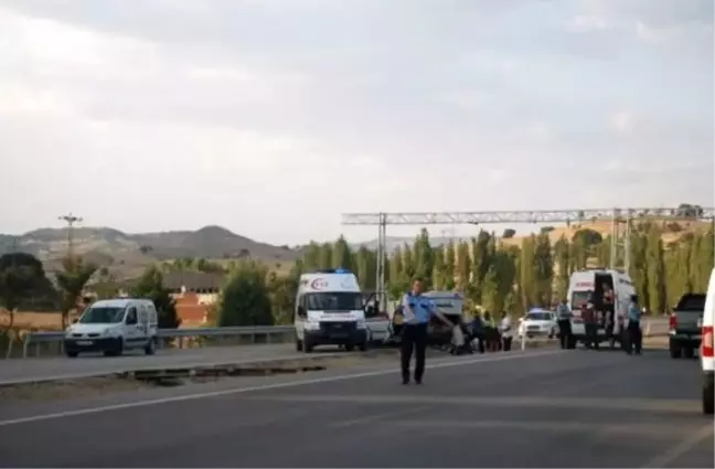 Kütahya'da Otomobil Takla Attı: 6 Yaralı