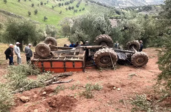 Kilis'te Devrilen Traktörün Altında Kalan Kişi Öldü