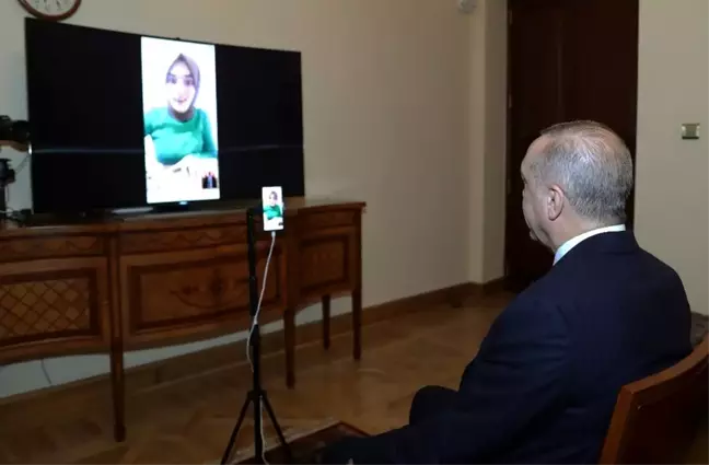 Cumhurbaşkanı Erdoğan, Ümmü Gülsüm Genç'le sosyal medyada canlı görüştü