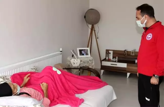 İl Sağlık Müdürü Açıkgöz, Kuyucak'ta mobil aşılama ekibinin çalışmalarını inceledi