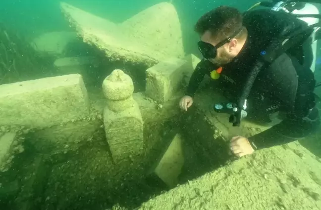 Su altı dalışçıları Halfeti'de batık şehri fotoğrafladı