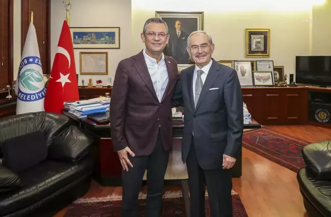 CHP Genel Başkanı Özgür Özel, Yılmaz Büyükerşen'e teşekkür etti