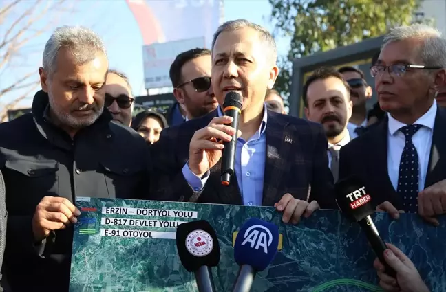 İçişleri Bakanı Ali Yerlikaya, Hatay'daki yol çalışmalarını inceledi