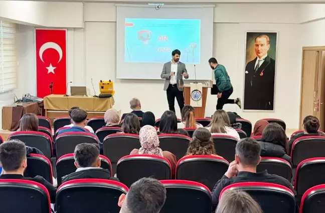 Üniversite Öğrencilerine Seminer ve Moral Gecesi Düzenlendi