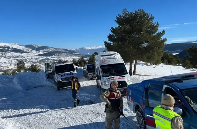 Kar Sebebiyle Mahsur Kalan Hasta Ambulansla Hastaneye Ulaştırıldı