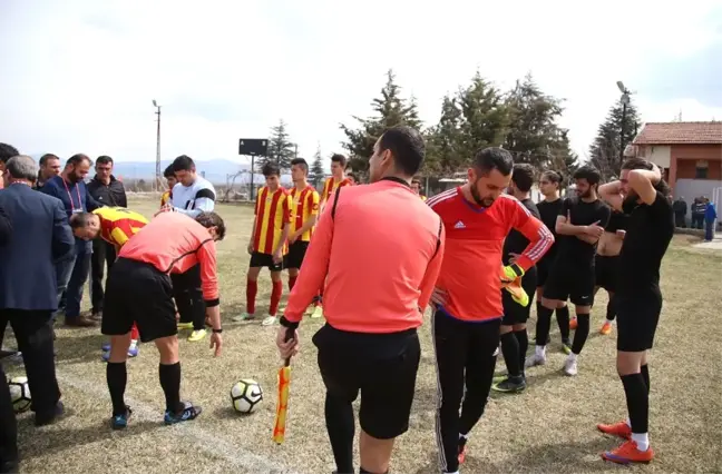 Üç Dakikada Biten Maç