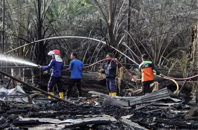 Endonezya'da Petrol Kuyusunda Yangın: 21 Ölü