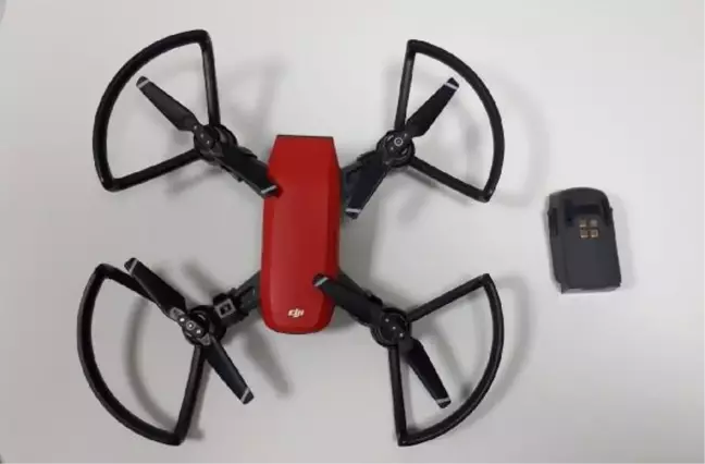 Polis okulunun bahçesine 'drone' düştü