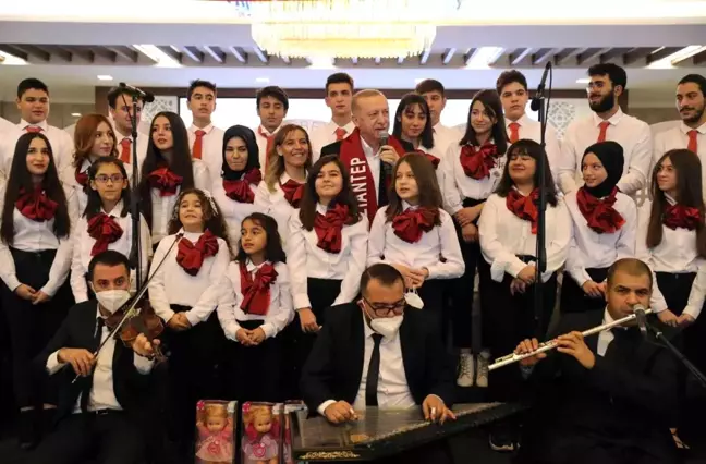 Şahinbey Koro ekibi Cumhurbaşkanı ile şarkı söylemenin heyecanını yaşadı