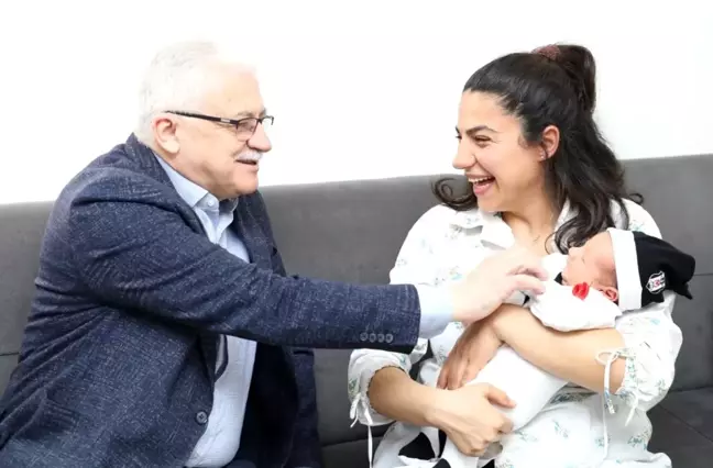 Burhaniye' de Hoş Geldin Bebek projesi devam ediyor