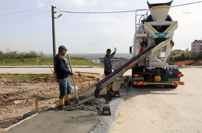 Çerkezköy Belediyesi'nin Hakim Sami Sokak'taki Düzenleme Çalışmaları Devam Ediyor