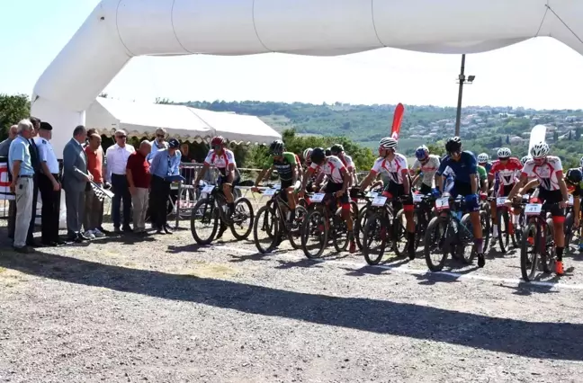 Yalova Altınova'da Pedallar şampiyonluk için dönüyor