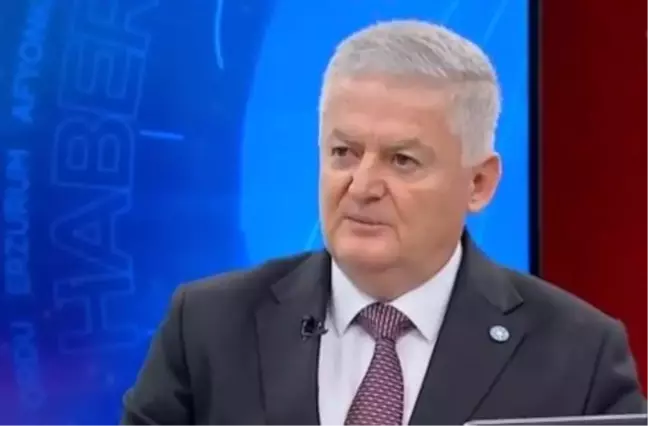 FOX Çalar Saat konuğu Ahmet Zeki Üçok kimdir? Ahmet Zeki Üçok kaç yaşında, nereli? Ahmet Zeki Üçok biyografisi!