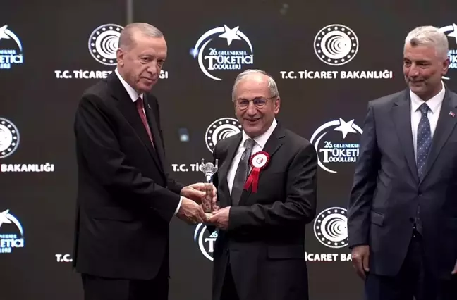 Türkiye Gazetesi Ankara Temsilcisi Bülbül'e Tüketici Özel Ödülü