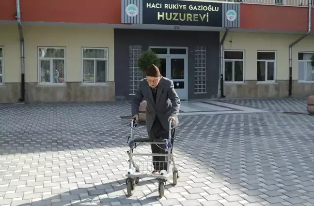 Cumhuriyet'in Çınarları: Mükremin Çağman ve Gülbahar Okay