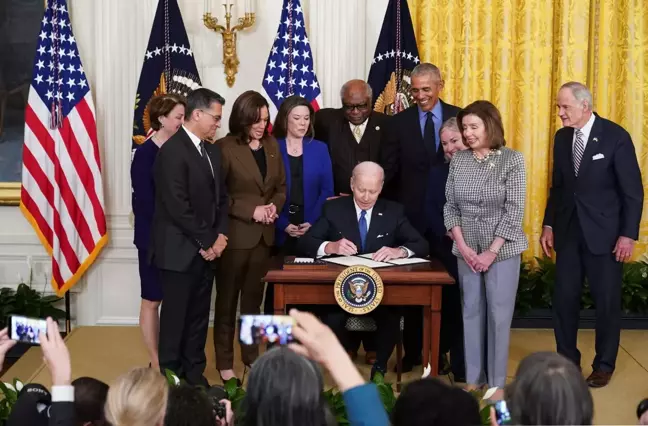 Obama, Biden'ın tartışmadaki duraklamalarına yanıt verdi