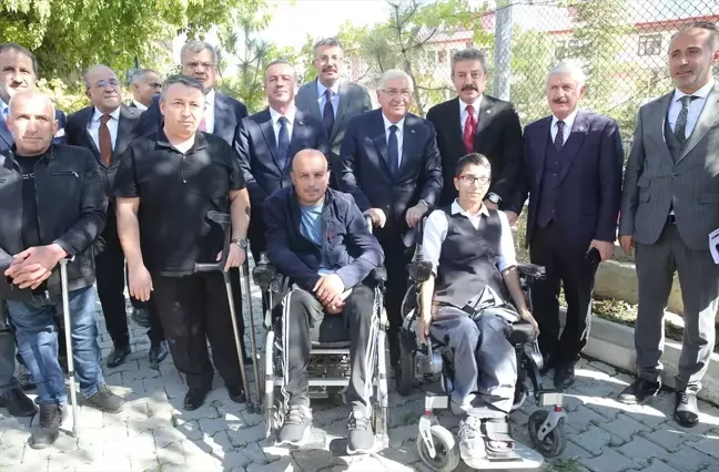 Milli Savunma Bakanı Yaşar Güler Hakkari'de Gençlerle Buluştu