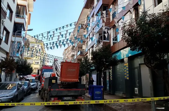 Karamürsel'de Market Yangını: 6 Kişi Dumandan Etkilendi