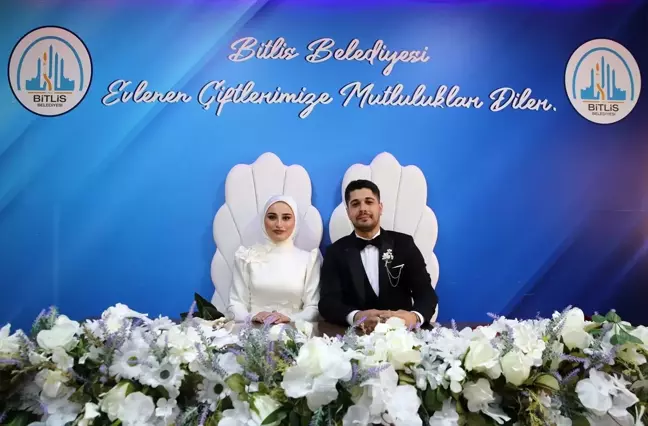 Bitlis'te 5 Çift Aynı Günde Nikah Masasına Oturdu
