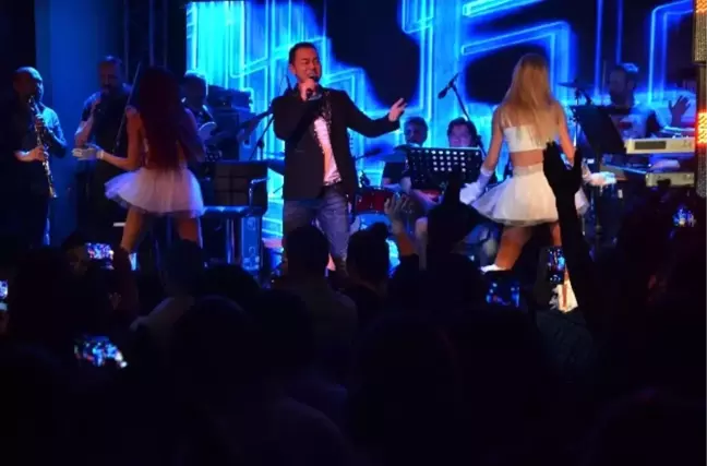 Serdar Ortaç Uludağ'da Hayranlarına Unutulmaz Bir Gece Yaşattı