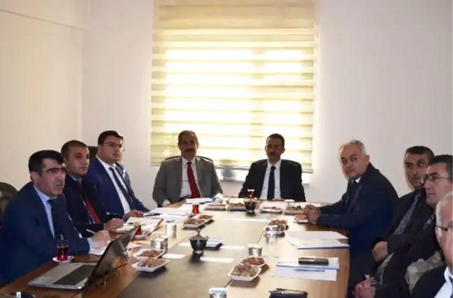 Adilcevaz'da Cevizle İlgili Sorunlar Görüşüldü