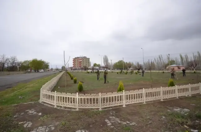 Iğdır'da Parklar Yenilenip Modern Konuma Getiriliyor