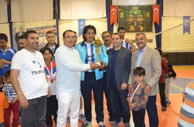Kahta Belediyesi Voleybol Takımı Şampiyon Oldu