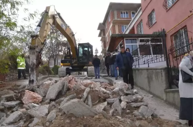 Emet'te Kaldırım ve Parke Taşı Döşeme Çalışmaları