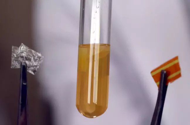Türk bilim insanları boya ve plastik maddeyi zarar görmeden ayrıştıran çözücü geliştirdi