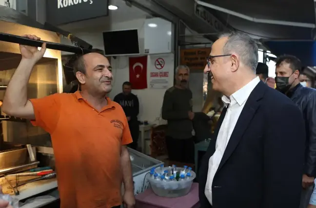 AK Parti İzmir İl Başkanı Sürekli, Kemeraltı Çarşısı esnafıyla bir araya geldi
