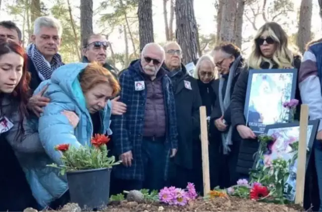 Orhan Aydın'ın depremde yaşamını yitiren kızı son yolculuğuna uğurlandı