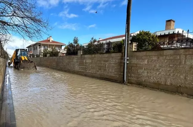 Silivri'de Kula Deresi Taştı, Sokaklar ve Bahçeler Sular Altında