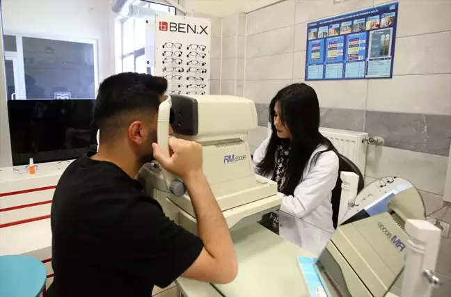 Muş Alparslan Üniversitesi Optisyenlik Programı Öğrencileri Beceri Geliştirme Atölyesinde Kendilerini Geliştiriyor