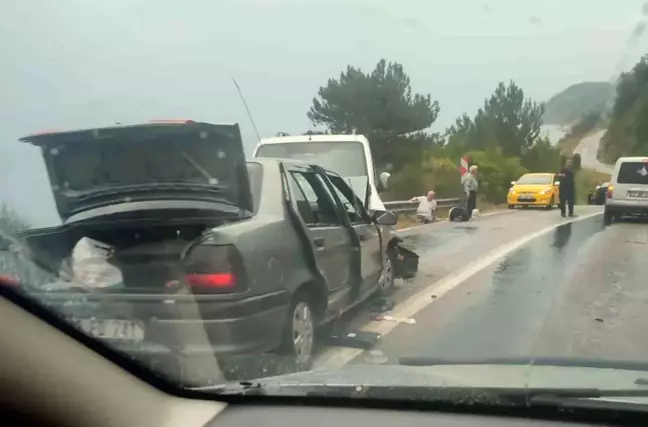 İnebolu'da Otomobil ile Hafif Ticari Araç Çarpıştı: 7 Yaralı