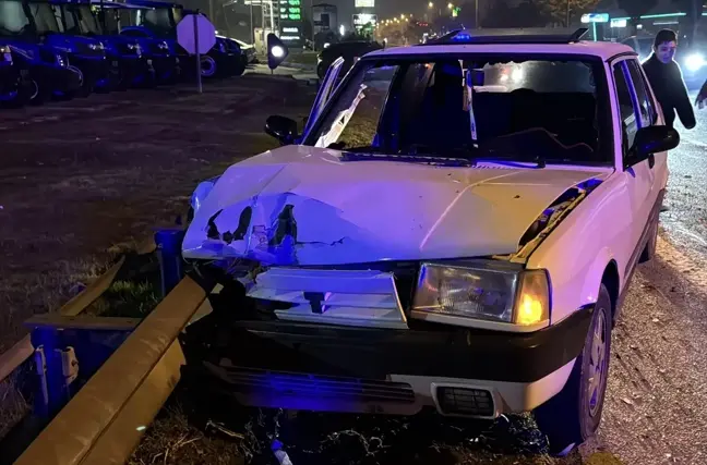 Bolu'da Alkollü Sürücü Trafik Kazası Yaparak İki Kişiyi Yaraladı