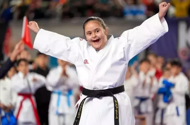 Down Sendromlu Sporcu Ayşegül Reyyan Şimşek, Boğaziçi Karate Şampiyonası'nda Şampiyon Oldu