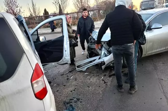 Eskişehir'de Gizli Buzlanma Trafik Kazasına Sebep Oldu