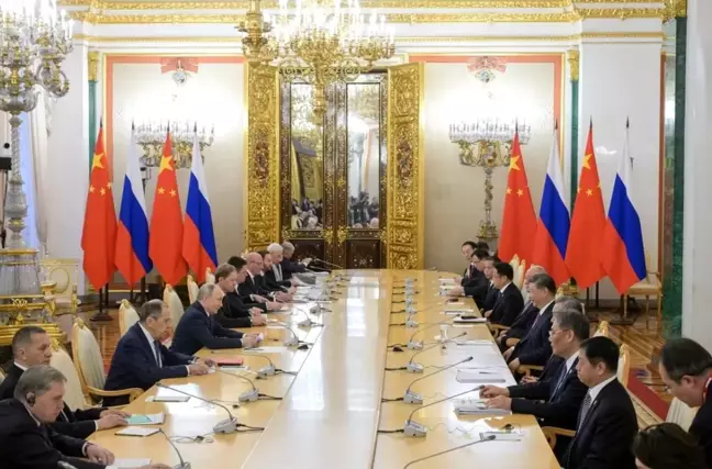Putin ve Xi Jinping'den Çok Kutlu Dünya Düzeni Vurgusu