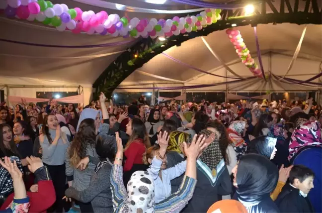 Kadınlar 8 Mart'ta Hem Eğlendi, Hem Kazandı