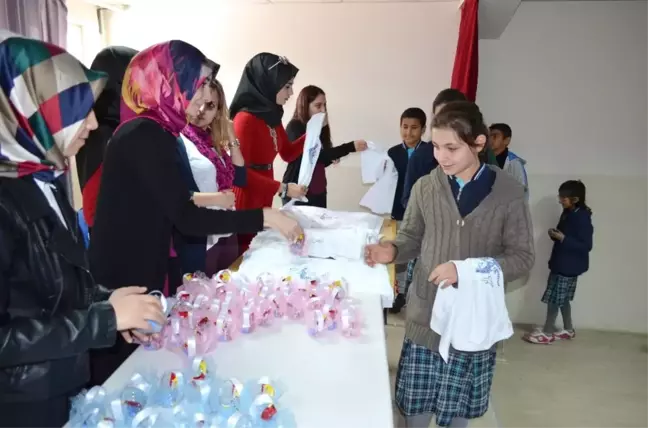 Üniversiteli Öğrencilerden 