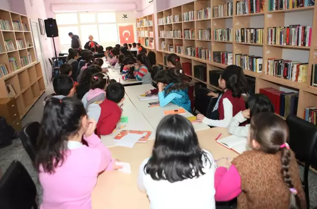 Yazarlar Bayraklı'da kitapseverlerle buluşacak