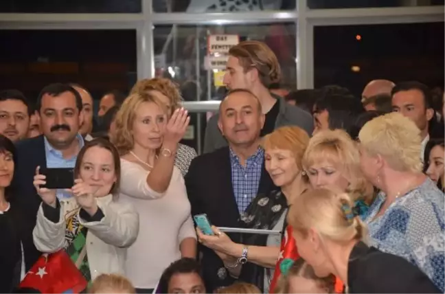 Bakan Çavuşoğlu'dan, Başörtü Çıkartma Tepkisi (3)